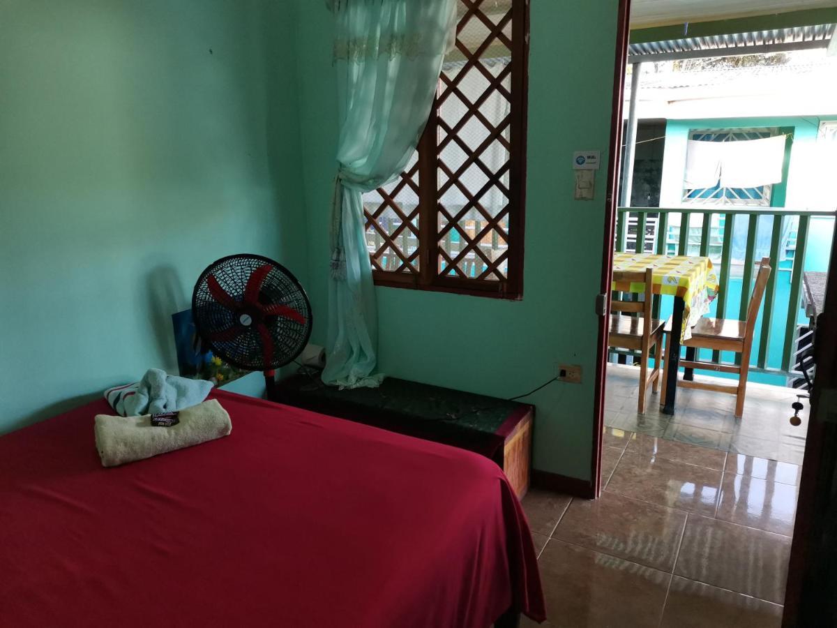Cabinas Mitchaelle'S Puerto Viejo de Talamanca Eksteriør bilde